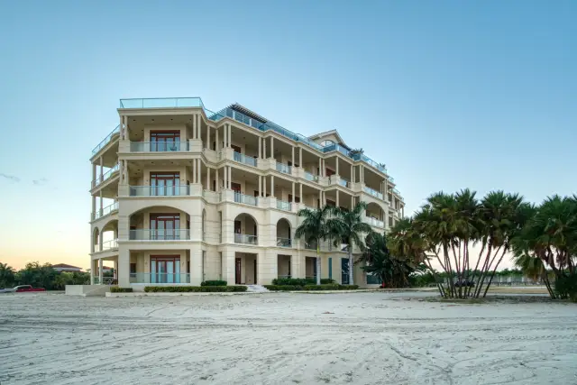 3 Bedroom Oceanfront Condo in Placencia